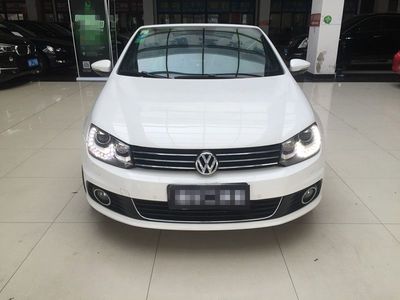 白色大眾EOS硬頂敞篷車 二手車市場(chǎng)交易指南與論壇交流分享