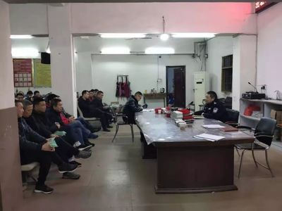 蓬安交警組織召開出租車駕駛員交通安全培訓(xùn)會